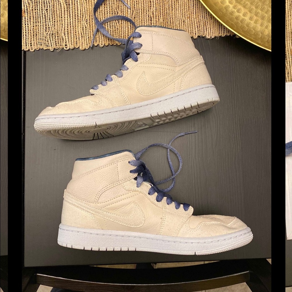 WMNS air Jordan 1 Mid SE Sanddrift